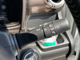 ヘッドライトの点灯・消灯やハイビーム・ロービームをオートで切り替えてくれるオートライト機構とハイビームアシストを装備!