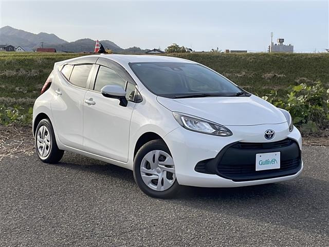 アクア1.5 X E-Four 4WD4WD 修復歴無し