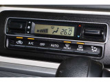 オートエアコンのお車ですので室内の温度をスムーズに調整してくれます♪