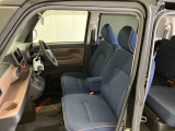 フロントシートです。ゆったり運転ができます。長距離ドライブもラクラク♪♪
