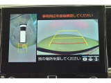 【パノラミックビューモニター】専用のカメラにより、上から見下ろしたような視点で360度クルマの周囲を確認することができます☆縦列駐車や幅寄せ時に活躍してくれます