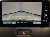 【バックカメラ】運転が苦手な方も車庫入れラクラクです!ギアをリバースに入れれば自動的に切り換わりますので、面倒な操作は不要です♪狭い駐車場もお車を傷つけず安心ですね!