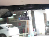 ◆リアにもドライブレコーダーを装備しております◆映像・音声などを記録する自動車用の装置です。もしもの事故の際の記録はもちろん、旅行の際の思い出としてドライブの映像を楽しむことができます。