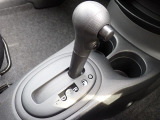 シフトノブはスレがなく、きれいな状態です。いつでも触れる部分がきれいだと大切に乗られていたことが分かりますよ。