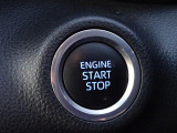 キーレスプッシュスタートシステムを採用しております!ボタン一つでエンジン始動が可能なので、キーを探すこともなくなりますね!