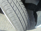 タイヤ残り溝 十分あります