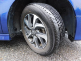 純正アルミホイールに16インチタイヤ(前)を装着しております!安心のパンク保証はじめました!知識と技術豊富な当店のベテランスタッフがお客様を全力でサポートいたします!