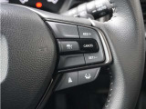 ◆アダプティブクルーズコントロール◆予め設定した車速内でクルマが自動的に加減速。前走車との適切な車間距離を維持しながら追従走行します。【LKAS】車線維持支援システムでステアリング操作を支援。