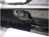 バックカメラが付いているので後方確認が非常にしやすいです。今や運転初心者も熟練者も必須装備!ついていて損はないですね♪