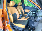 運転席シート廻りは使用感も少なく、良好な状態となっています。前オーナー様が丁寧に使っていたことがよくわかりますね。