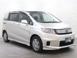 当社の優秀なスタッフがしっかり点検整備をさせていただいてからご納車いたします!さらに!エンジンオイル、エレメント・ミッションオイル・ワイパーゴムを新品交換になります!これで安心して乗って頂けます!