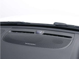 【harman/kardon】世界のオーディオファン垂涎のプレミアムサウンドシステムを搭載。原音に近い音場空間を忠実に再現。乗る人すべてに最良の音響体験を提供します。