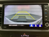 バックでの車庫入れも安心です! リアカメラが付いているバックモニター付のナビを装備しております。操作線もついており距離感も画面から確認できます。