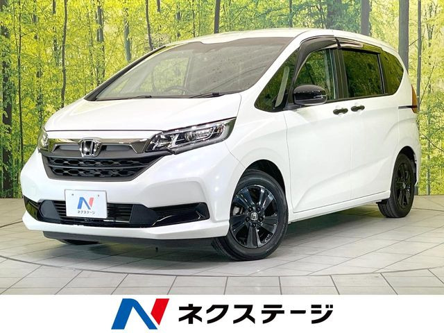 フリード1.5 G ブラックスタイル