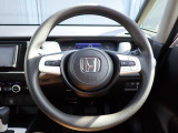ステアリングはとてもきれいな状態です☆