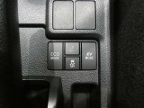 トラクションコントロールとは、すべりやすい路面での発進時や加速時にタイヤの空転を抑え、駆動力確保に貢献する機能です。詳細は販売店スタッフまでおたずねください。