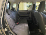 後部座席も広々としています!