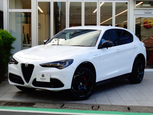 ステルヴィオ2.0 ターボ Q4 ヴェローチェ 4WD