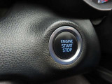 プッシュスタートです。エンジンの始動、停止がワンタッチ操作で出来ます。