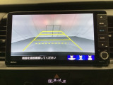 バックでの車庫入れも安心です! リアカメラが付いているバックモニター付のナビを装備しております。操作線もついており距離感も画面から確認できます。