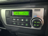 【オートエアコン】お好みの温度に設定して頂くと、車内の温度を自動調整♪快適にクルマの中を過ごして頂けます。