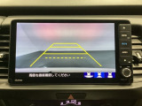 バックでの車庫入れも安心です! リアカメラが付いているバックモニター付のナビを装備しております。操作線もついており距離感も画面から確認できます。