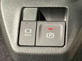 指先だけで簡単に操作が可能な電動パーキングブレーキを採用。「HOLD」スイッチを押すと、渋滞や信号待ちなどでブレーキペダルから足を離しても、ブレーキを保持するので安心です