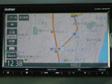 ドライブには欠かせない純正カーナビを装着しております。CDやDVD、フルセグTV視聴、Bluetooth接続がご利用いただけます。
