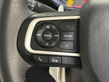 ナビゲーションやオーディオを装着する事によってステアリングに組み込まれたボタンで操作ができます。視線を逸らす事もなく操作出来るので安全です。
