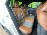 後部座席も気になるようなキズ・汚れやへたり等、大きなダメージはなく、良好な状態です。