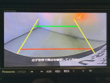 バックでの車庫入れも安心です! リアカメラが付いているバックモニター付のナビを装備しております。操作線もついており距離感も画面から確認できます。