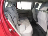 気になる汚れは「まるまるクリン」で解消! 当社の中古車はシートを外して隅々までキレイにクリーニングしてあります。
