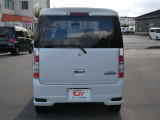 清潔感と高級感を兼ね備えたパールホワイトの車体色です。掲載情報以外にも気になる点がございましたら、お気軽にお問い合わせください!