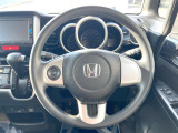 ステアリングも使用感が少なく、きれいな状態となっております♪