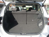 ラゲッジスペースも必要十分なスペースを確保しております♪ちょっとした荷物や洗車道具セットなど常備しておきたい物を積んでおけます♪
