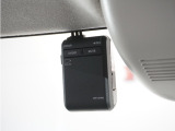 ◆ドライブレコーダー◆映像・音声などを記録する自動車用の装置です。 もしもの事故の際の記録はもちろん、旅行の際の思い出としてドライブの映像を楽しむことができます。