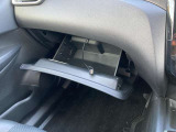 助手席側には1つの収納があり使い勝手も良好です!