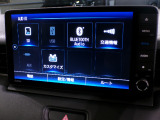 CD、DVD、Bluetooth、AM、FM、AUX、スマートフォン接続ができます。