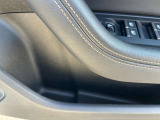 快適なショールームにて、お車選びのお手伝いから、ご購入後の整備待ちまで、ご対応致します。