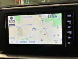 【トヨタ純正SDナビゲーション装備】純正品だから使いやすい!フルセグTV視聴可能で室内も快適♪地図データが古くなってきたら全国トヨタディーラーで更新(有料)も簡単にできます♪