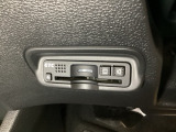 ハンドルの左下にETCがついています。高速道路の料金所の通過も楽々です!。 カードの取り出しもしやすい場所についています。