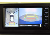 パノラミックビューモニター付きです。車両を上から見たような映像をディスプレイオーディオ画面に表示。運転席からの目視だけでは見にくい、車両周辺の状況をリアルタイムでしっかり確認できます。