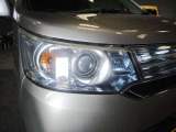 ライトは全車水垢等除去し磨きやコーティングを行っております。別途ご要望の方はプロテクションフィルム施工やクリア再塗装もできます