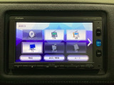 ナビゲーションはフルセグTV対応のGathers純正メモリーナビを搭載しています。Bluetoothオーディオ機能がありますので、スマートフォンなどの音楽も再生できます。