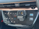 電制シフト★直線的で操作しやすい前後操作の電制シフト★従来のシフトレバー車から乗り換えられる方にもわかりやすくなっています!エアコン操作などもタッチパネル式で押しやすいです☆