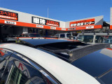 パノラマムーンルーフ付で車内が明るい!!