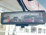 スマートルームミラー装備!車内の状況や天候や明るさに関わらず車両後方のカメラの映像をルームミラーに映し出します!