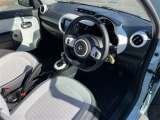 フランス車ならではのオシャレな内装がオススメです!