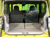 普段のお買い物や通勤、送迎等に十分な荷室スペースを確保しております。セカンドシートを倒すと、大きな荷物の積載も可能です♪