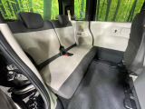後部座席も気になるようなキズ・汚れやへたり等、大きなダメージはなく、良好な状態です。